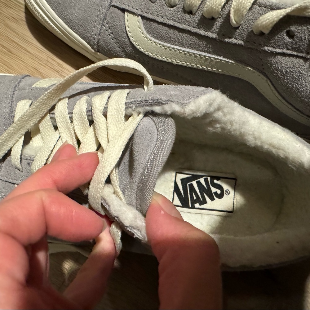 Vans - Picture 2 of 5